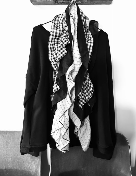 Multi layer scarf|A luxurious three-layer scarf