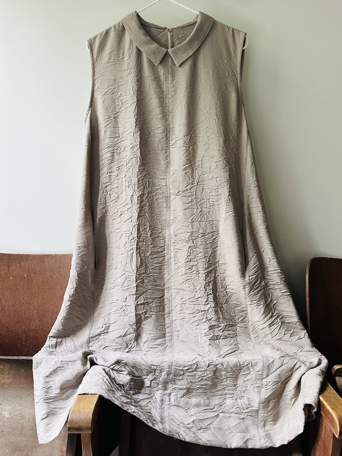 Gal Dress| Clean free flowing dress