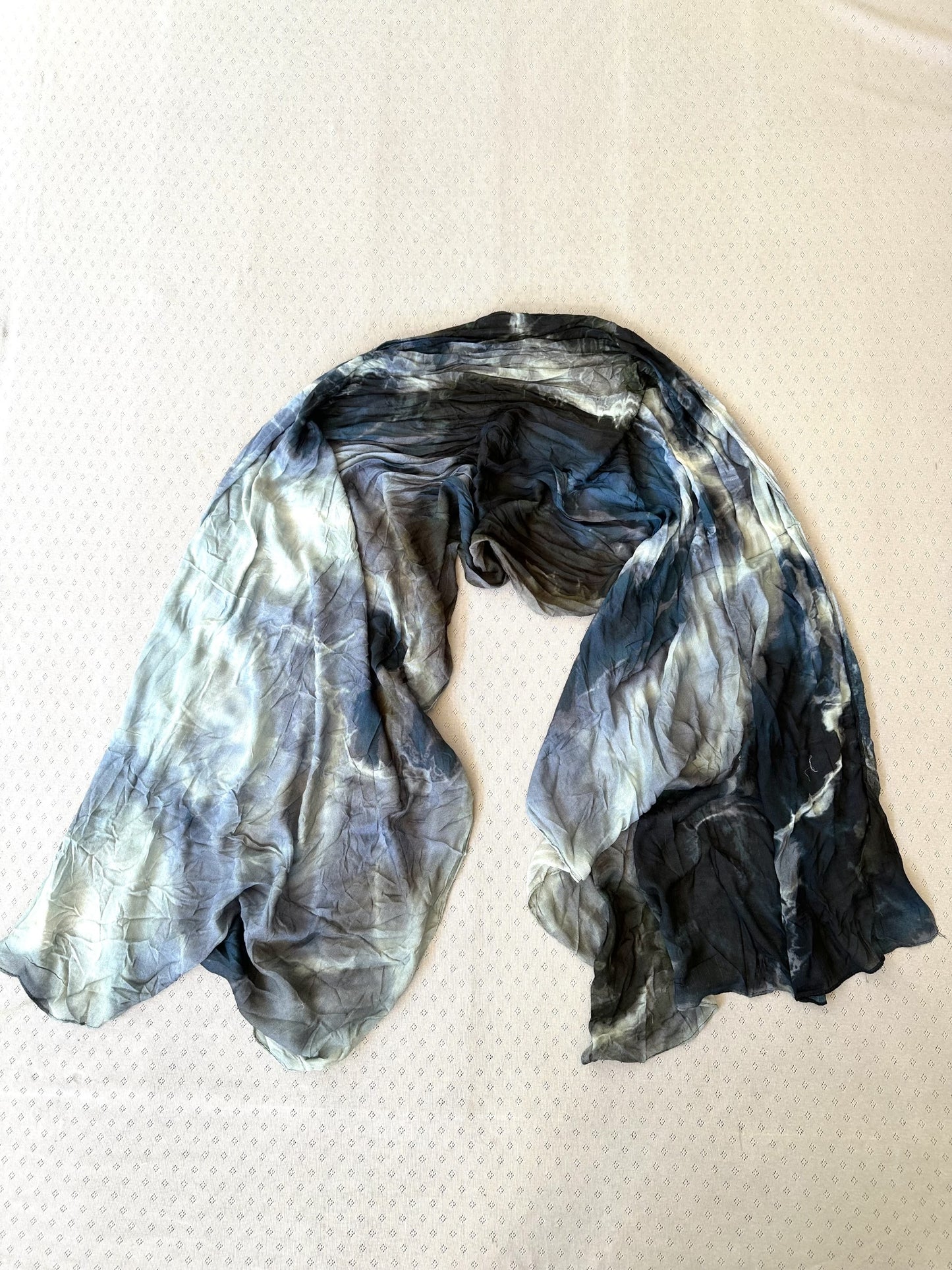 258115 Poetic shawl