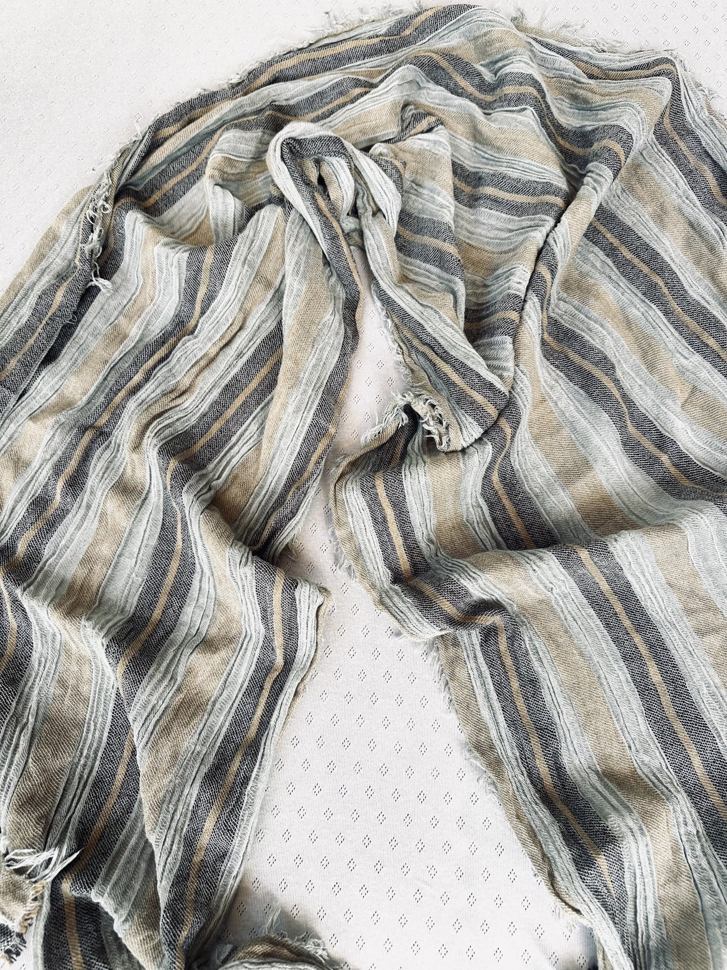 New! Collet 258107 Soft shawl.