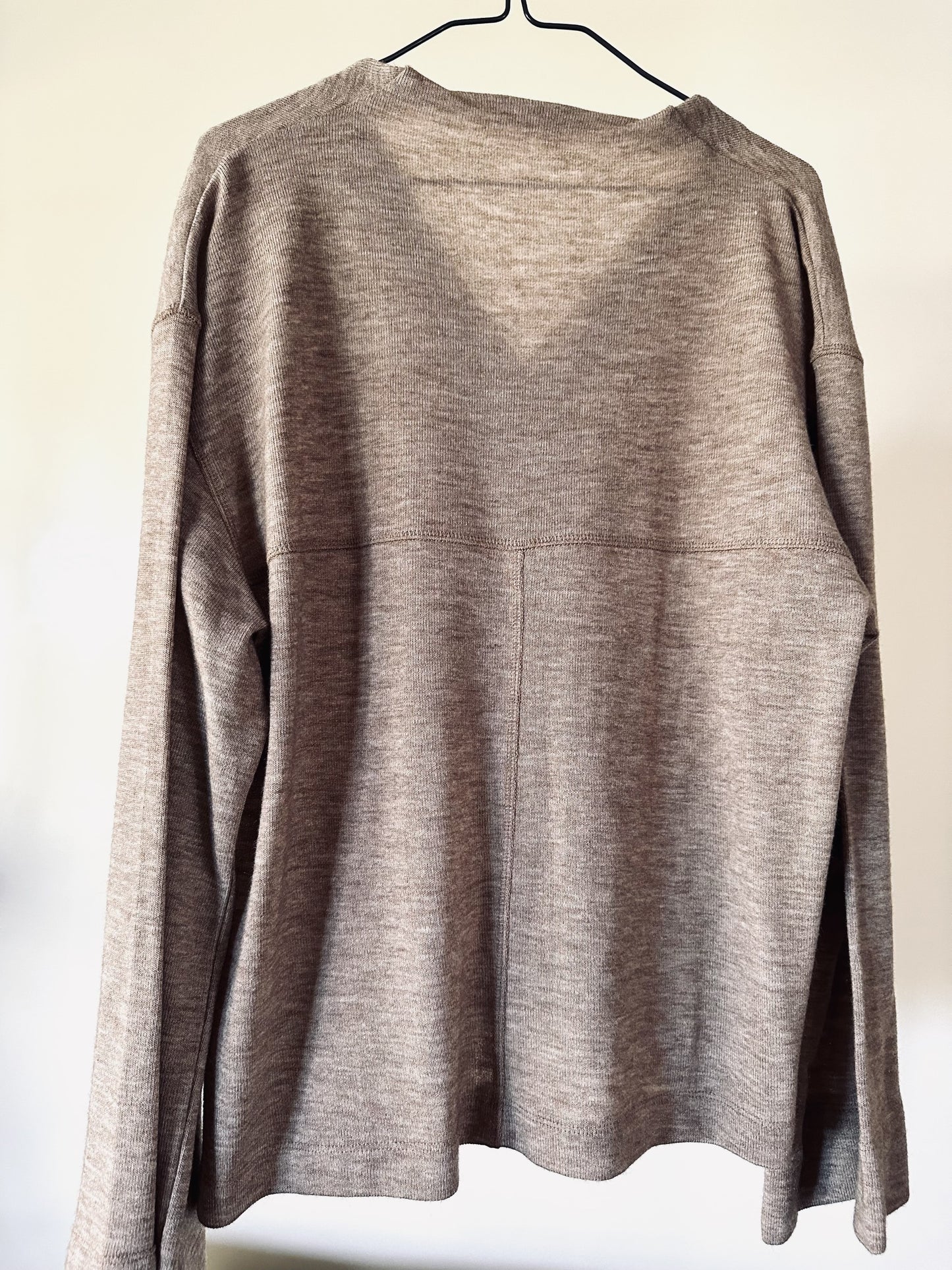 253100 Knit sweater