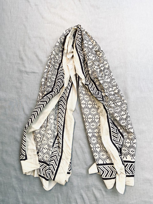238114 Block print shawl