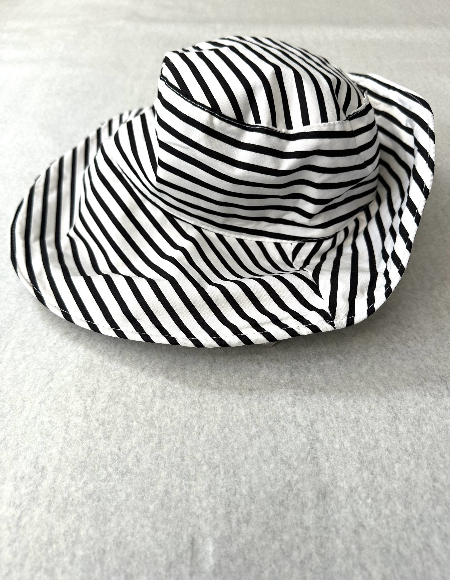 חדש! 268110  נויה,כובע דייגים.