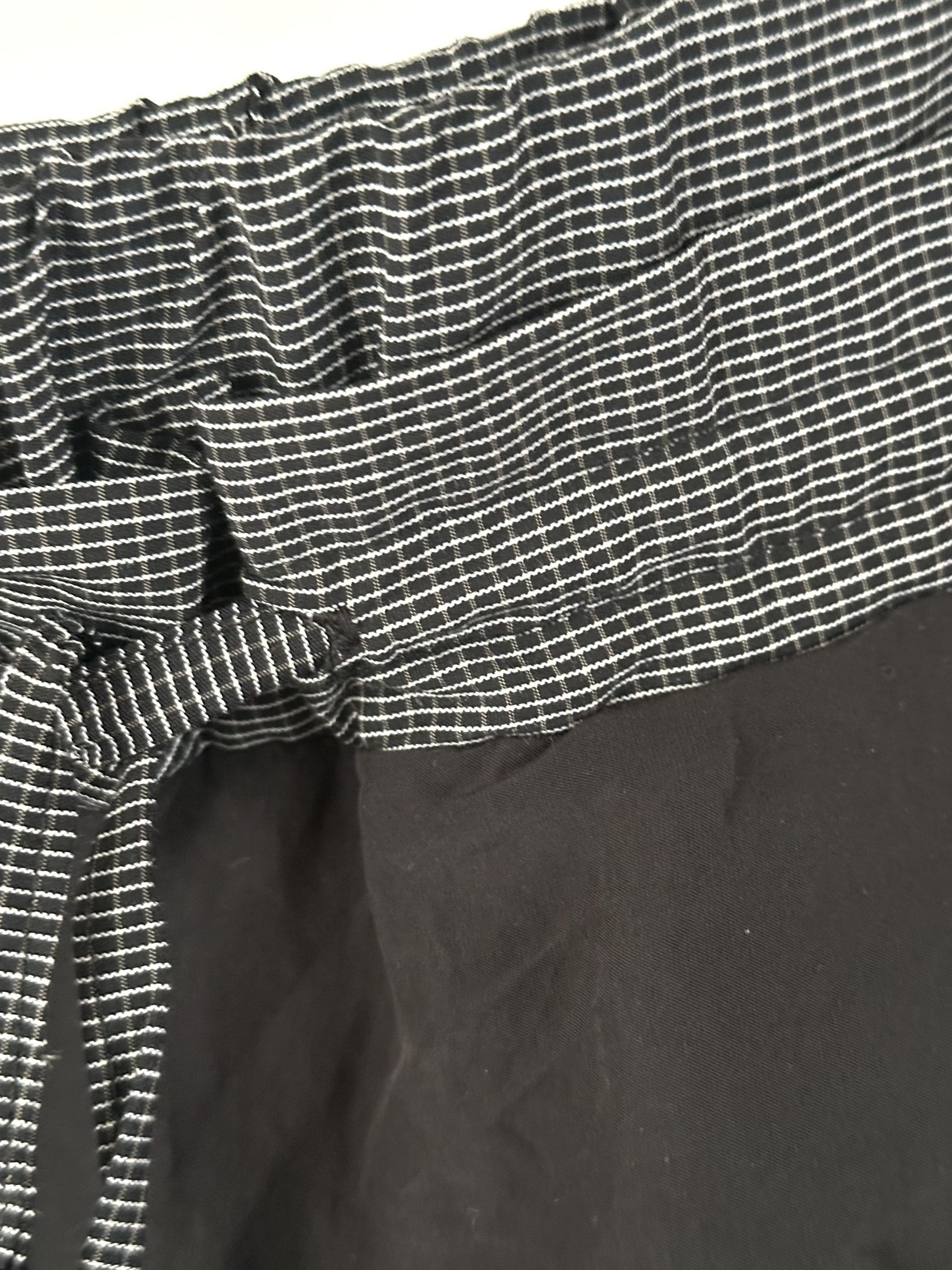 Tami pants| 3/4 length pants with patterned elastic waistband made from natural fabric.