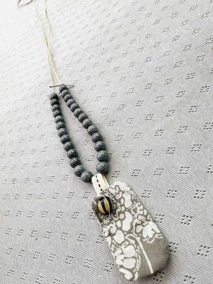 258118 Zohar natural bead necklace