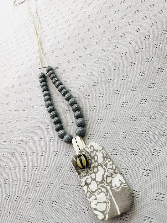  Zohar natural bead necklace| expression of individuality.