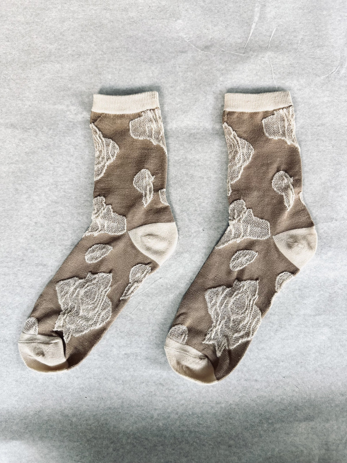268102 Rose jacquard  socks