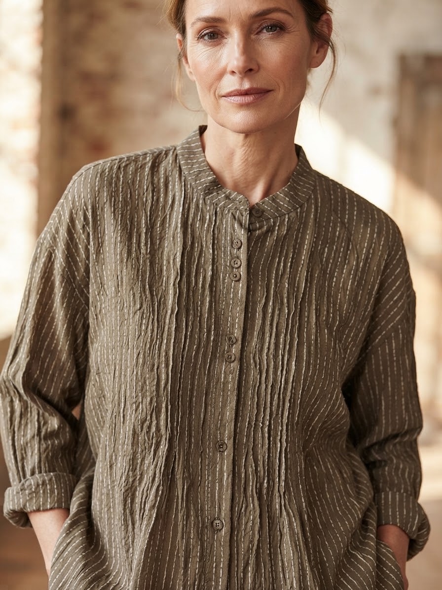 Nesta blouse|The ultimate balance of romantic softness and urban chic.