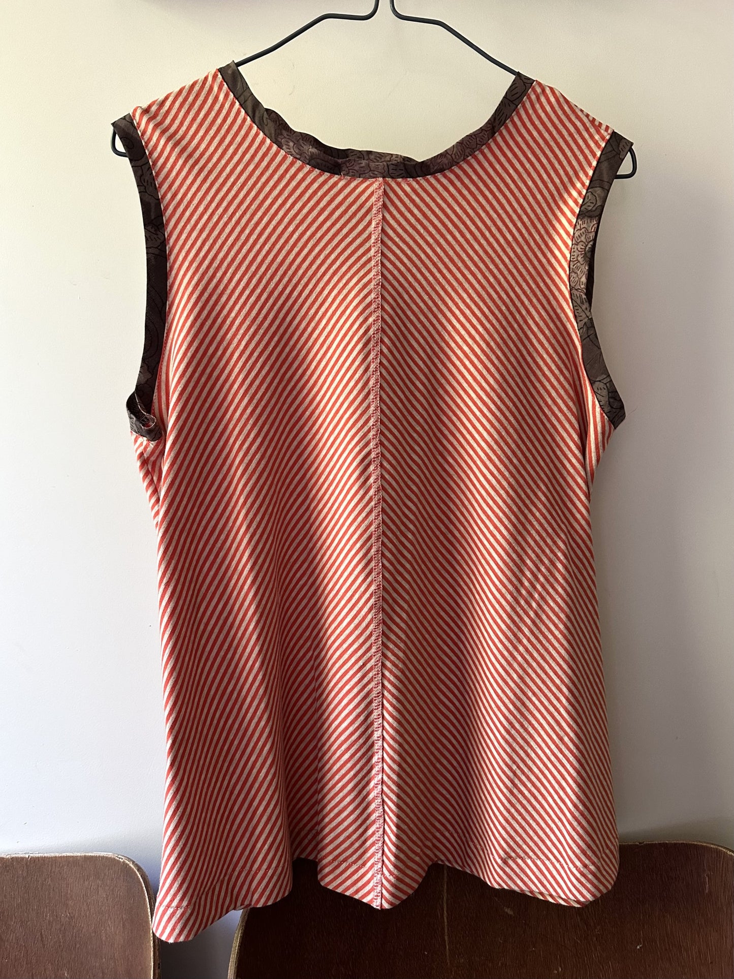  Helen sleeveless top| diagonal ribbed knit tank top with buttoned back