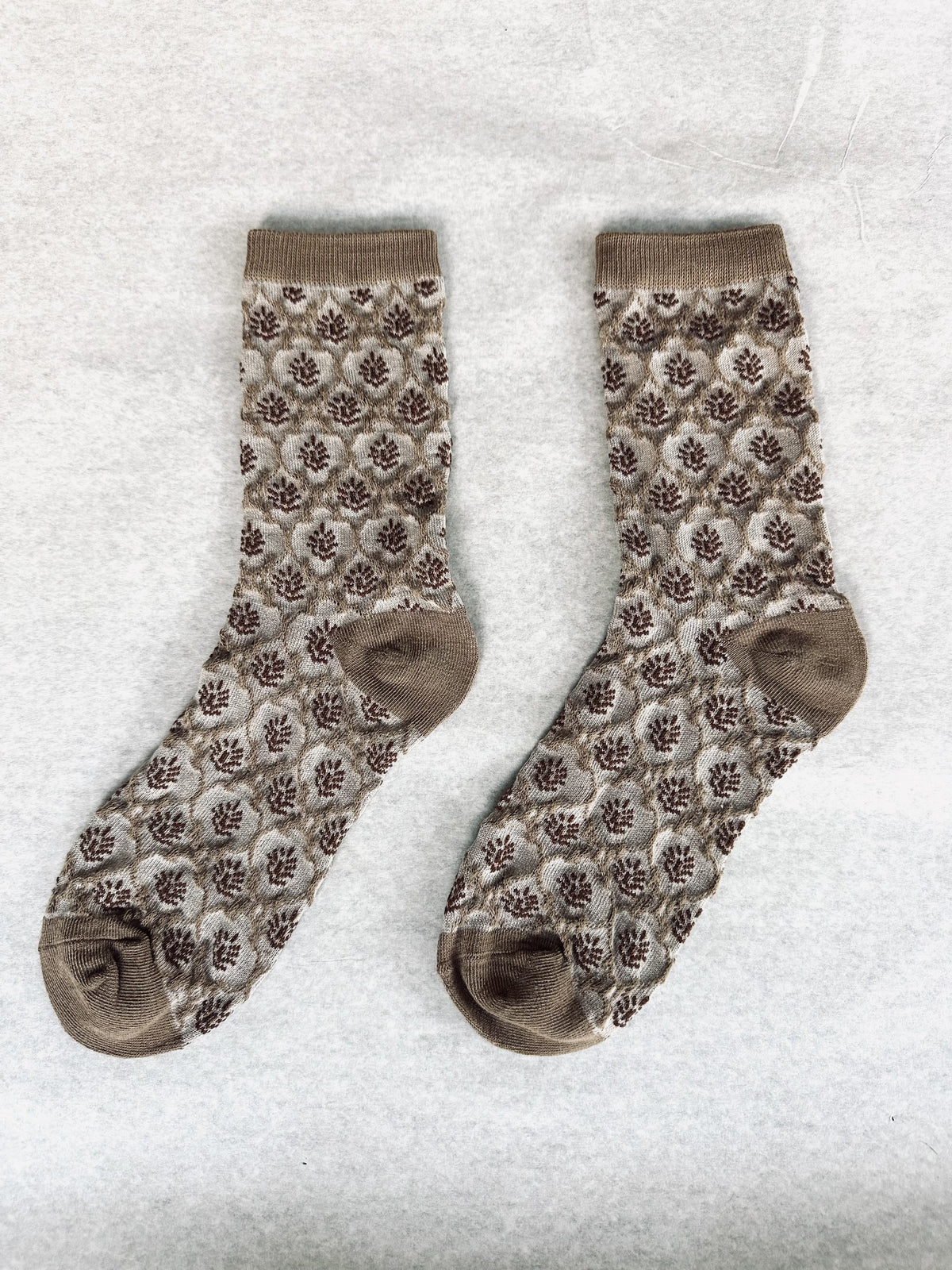 268102 Rose jacquard  socks
