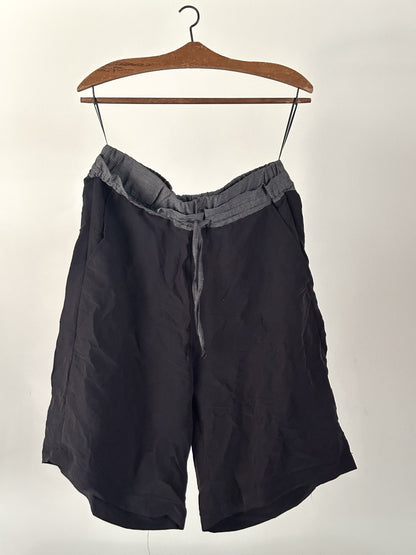 Tami pants| 3/4 length pants with patterned elastic waistband made from natural fabric.