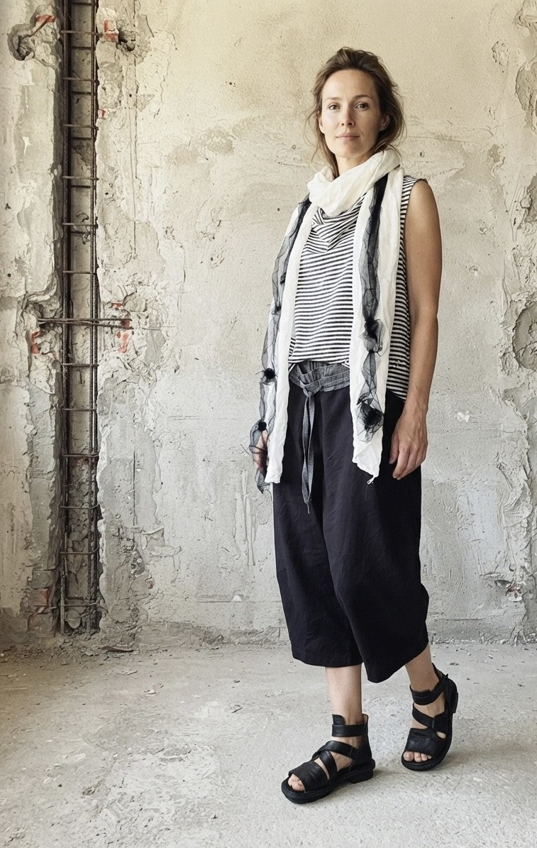 268101 Anabel hand made scarf