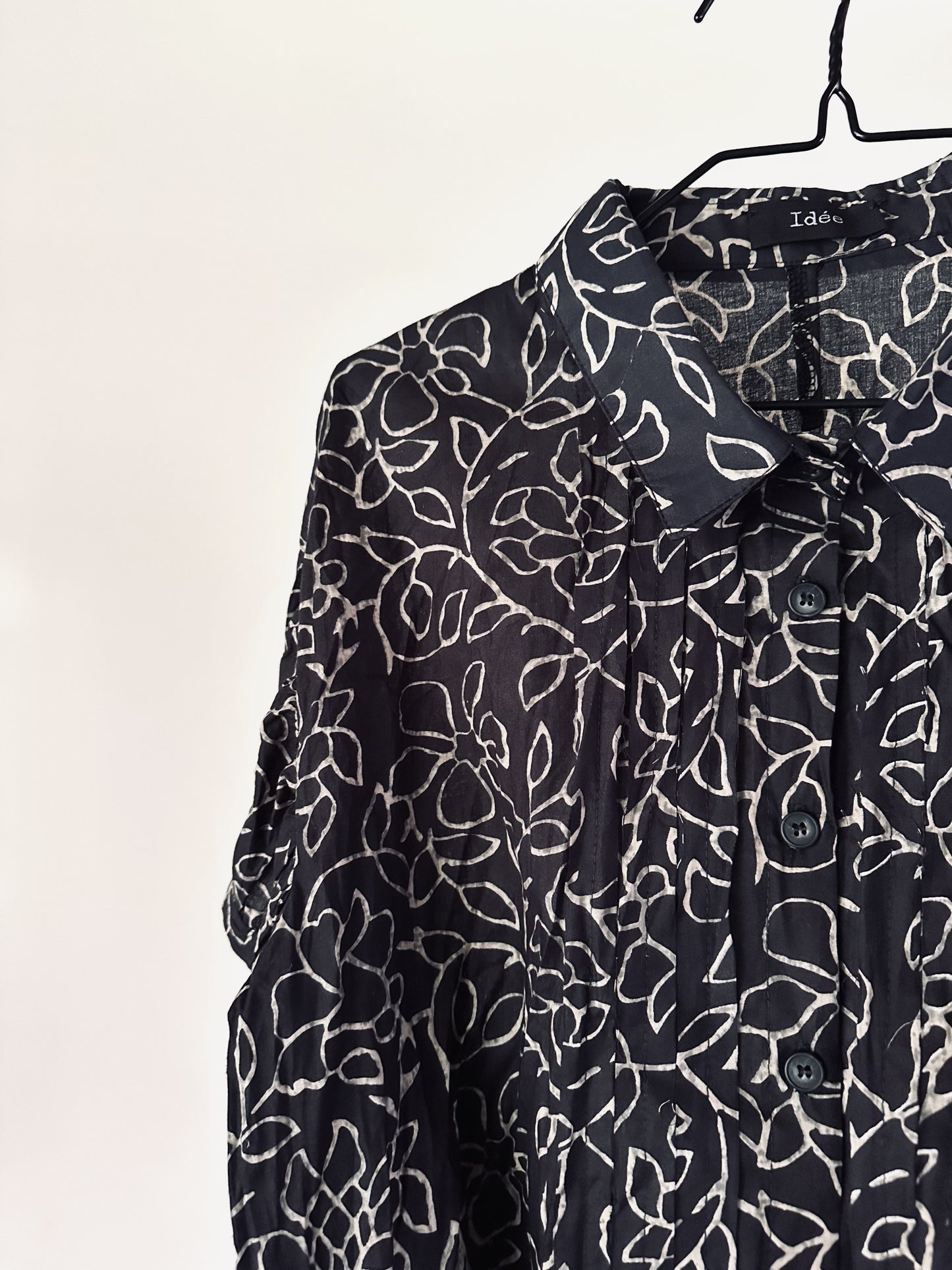 Cindy cotton blouse| buttoned down shirt with distressed ribbon detailing.