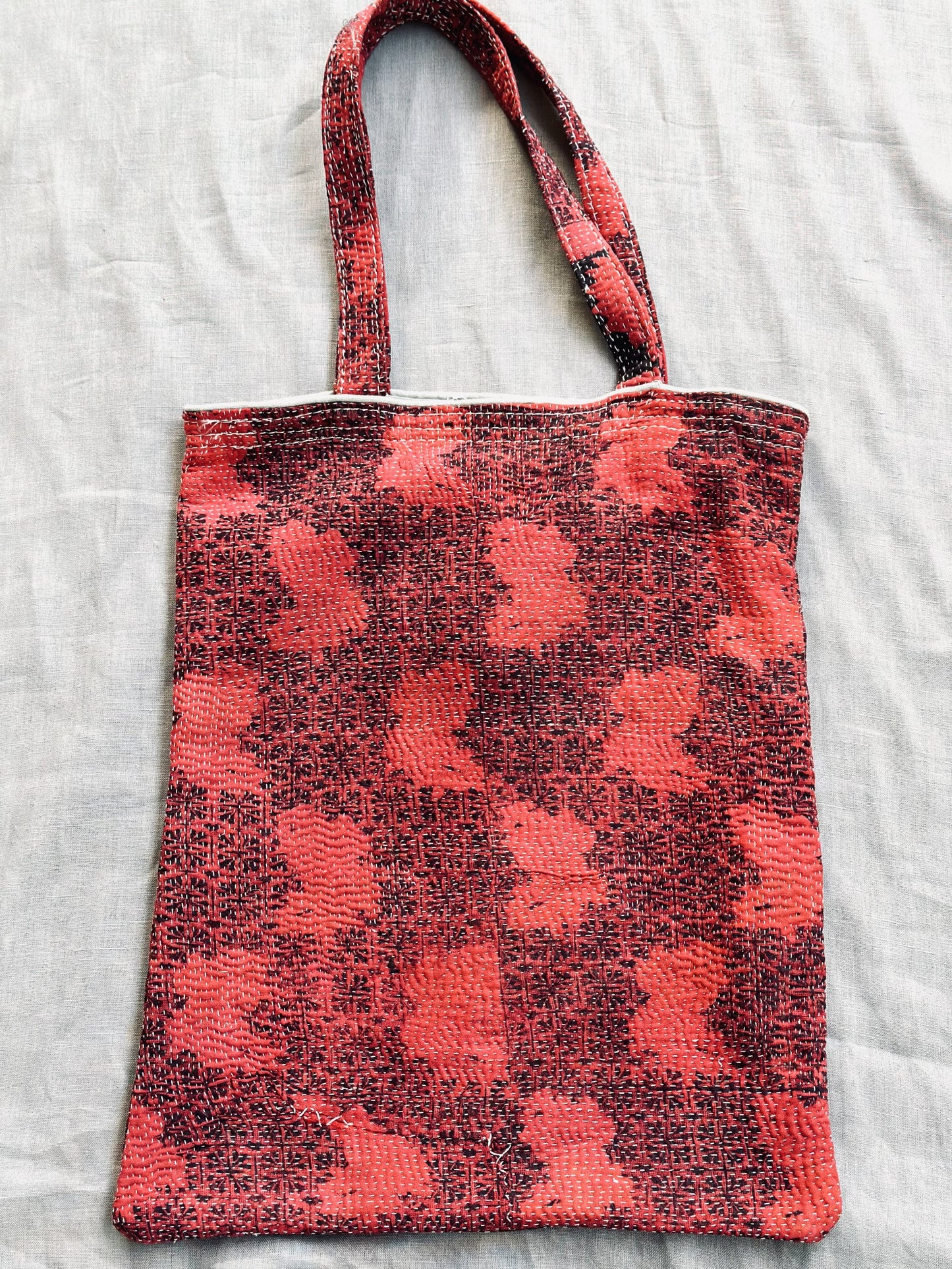 218117 Embroidered floral  bag