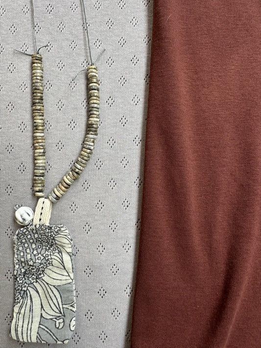  258118  זוהר מחרוזת חרוזים טיבעיים משולבת דיסקית בד