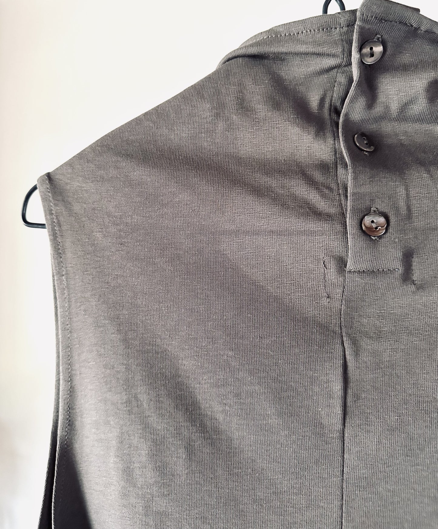 New! 197105 Alma vest top