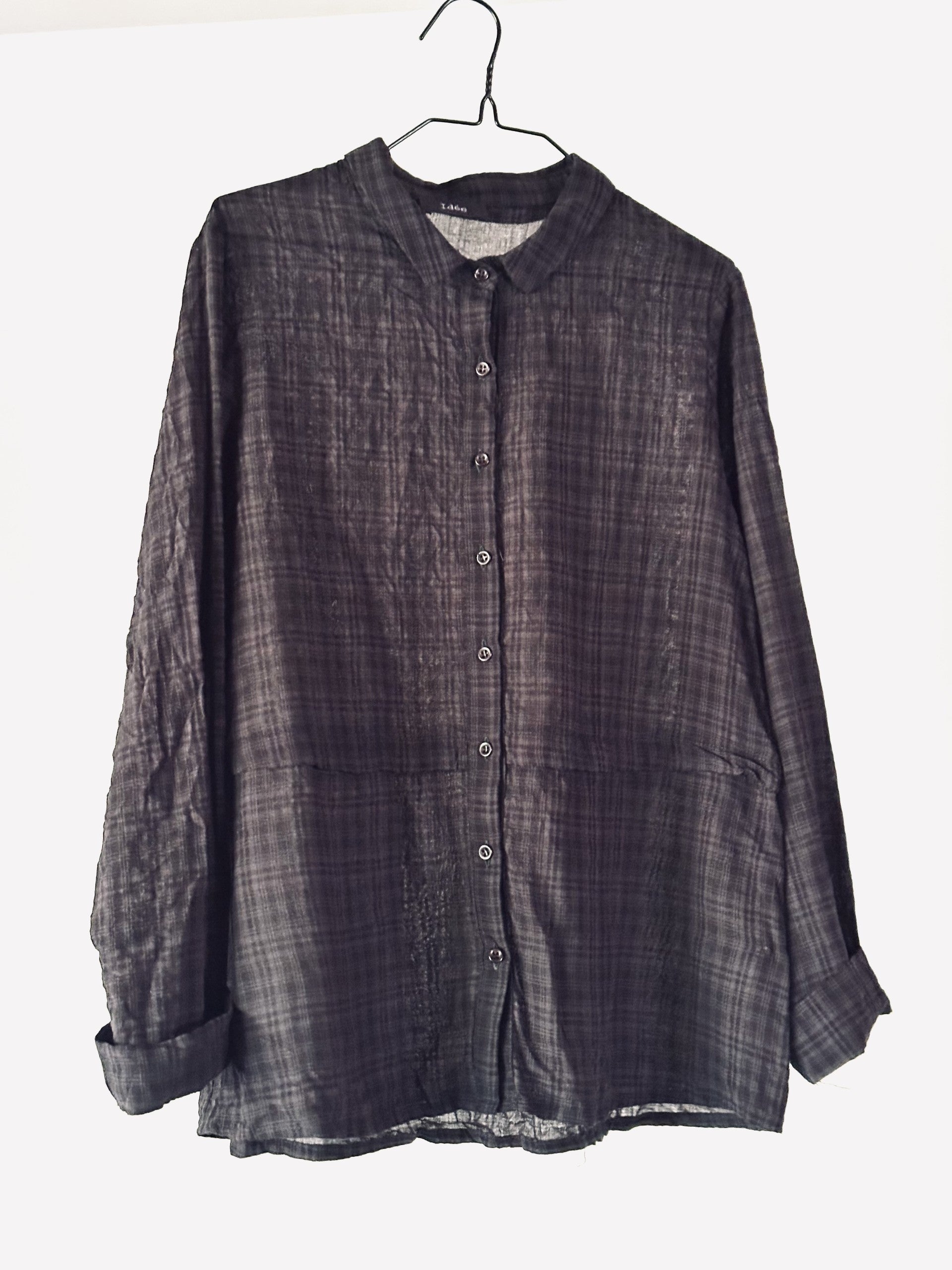 Lili blouse|Relaxed fit, 100% cotton ,buttoned front, clean cut.