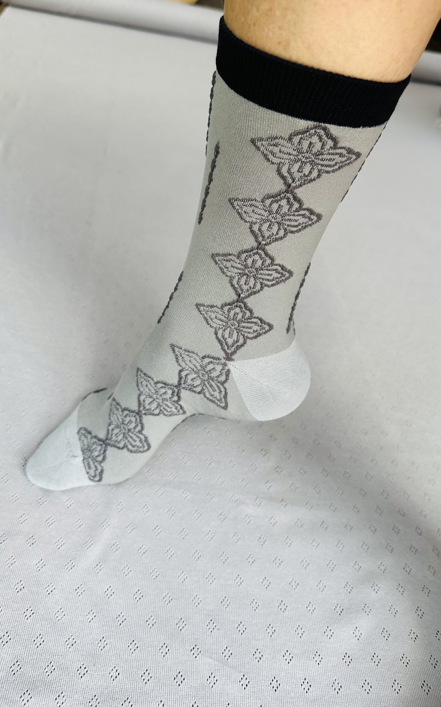 New! 268103 Rubi textured cotton socks