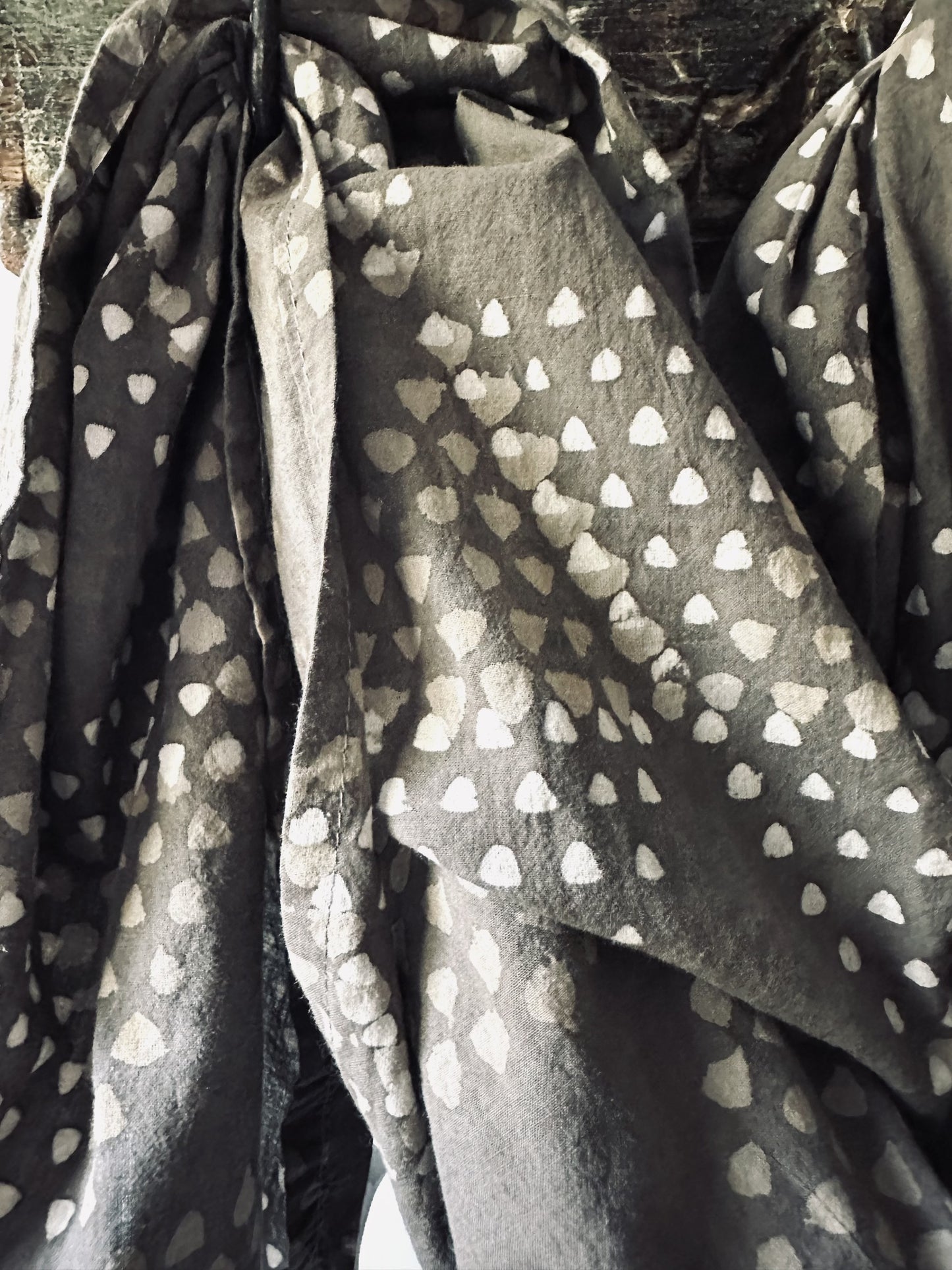 248109 Cotton textural scarf