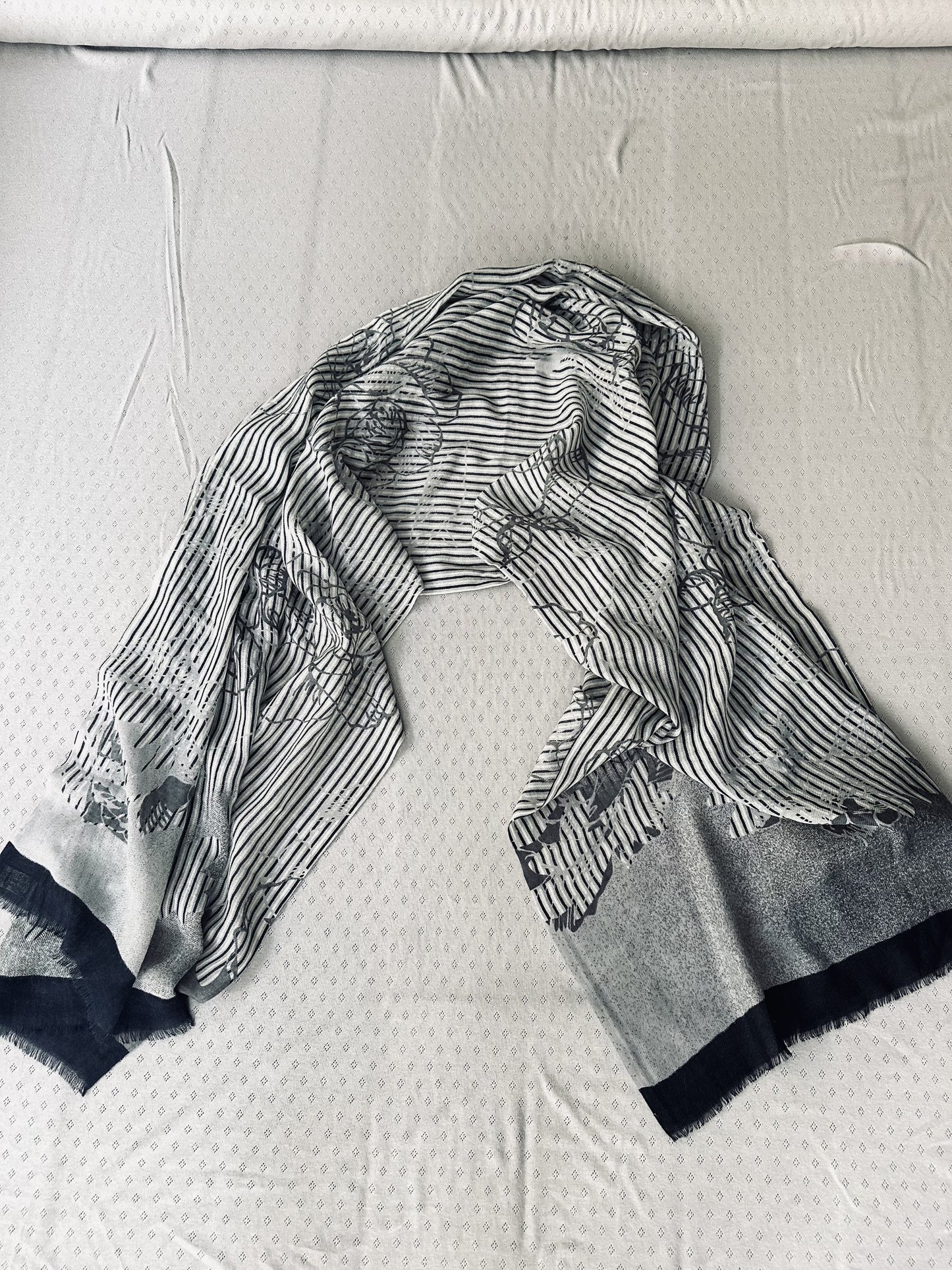 268105 אדל של ענק