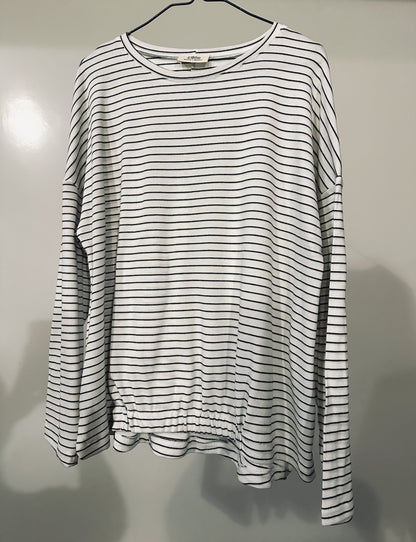 New! 262101 Shelly Knit top