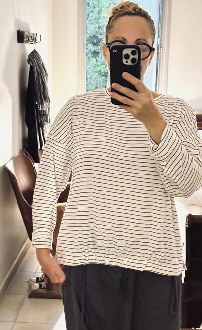 New! 262101 Shelly Knit top