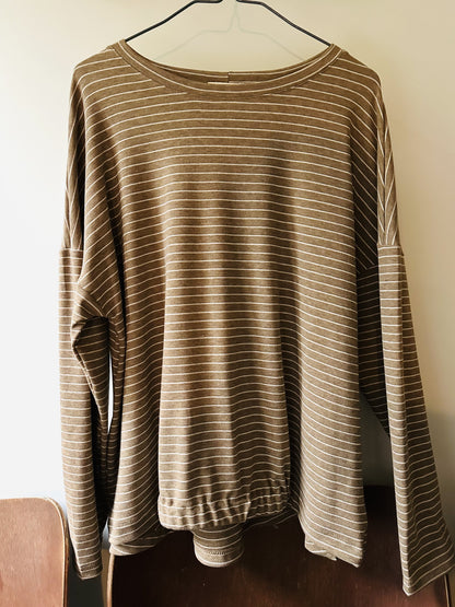 New! 262101 Shelly Knit top