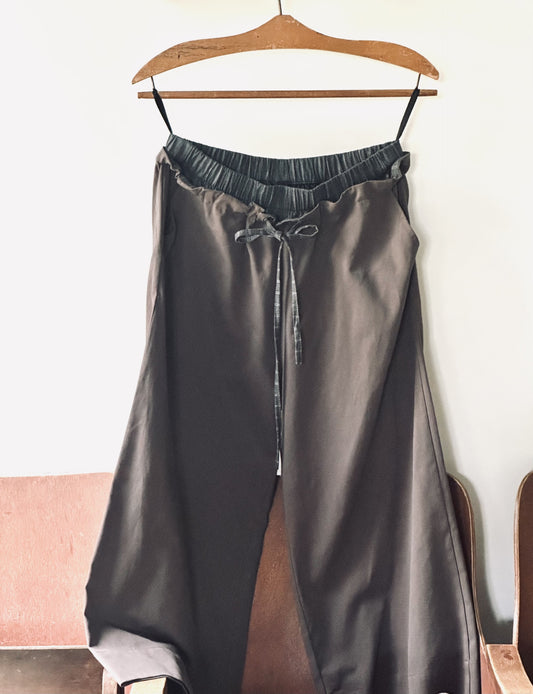 New! 241100 Trousers