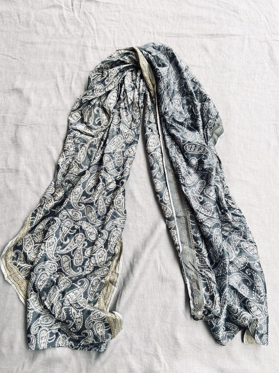 238102 Sari silk shawl